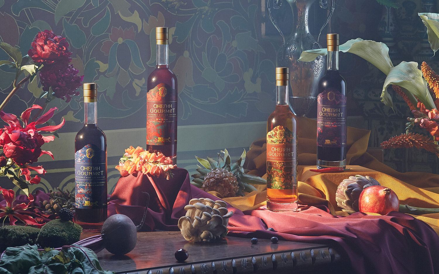 Настойки Онегин Gourmet, натюрморт в интерьере Палат Волковых-Юсуповых
